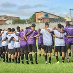 Mirando dois acessos no ano e com parceria internacional, Roxinho retorna ao futebol em 2026
