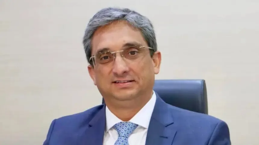 Governador troca comando da Casa Civil e nomeia advogado campista